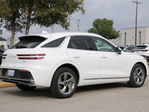 New 2026 Genesis GV70 2.5T Advanced image 5