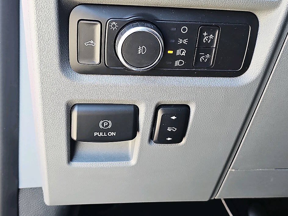 Used 2022 Ford F150 XLT w/ Equipment Group 302A High AWD/4WD image 9