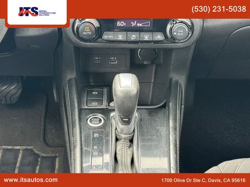 Used 2021 Nissan Kicks SV image 18