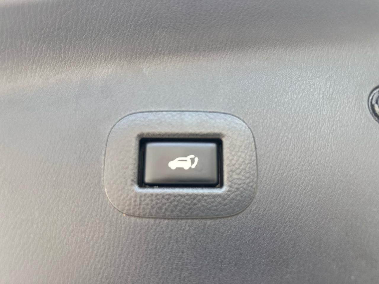 Used 2020 Nissan Armada SL w/ Premium Package RWD image 27