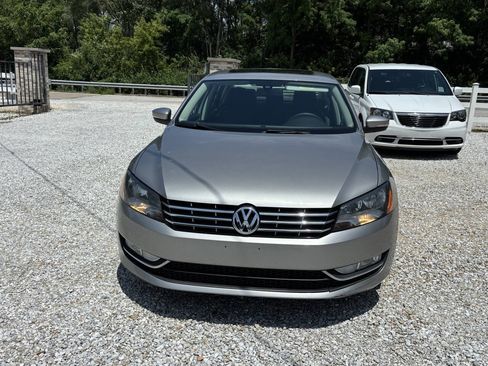 Used 2013 Volkswagen Passat TDI SE FWD image 4