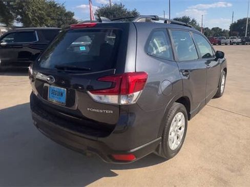 Used 2019 Subaru Forester Base AWD 4dr Crossover w/ Alloy Wheel Package image 8