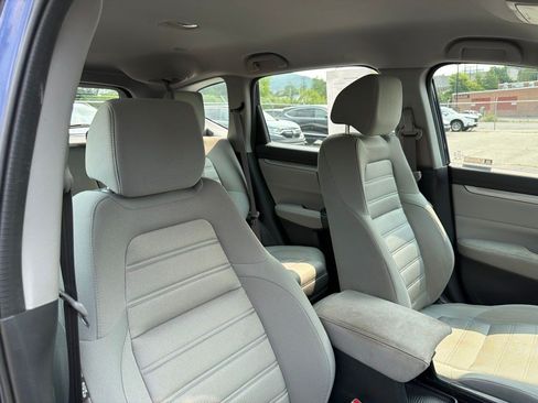 Used 2019 Honda CR-V LX image 9