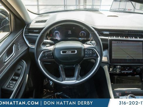 Used 2023 Jeep Grand Cherokee L Limited AWD/4WD image 5