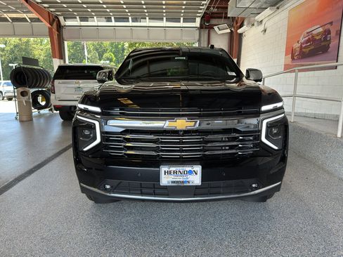 New 2025 Chevrolet Suburban Premier image 29