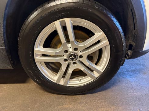 Used 2020 Mercedes-Benz GLB 250 4MATIC image 29