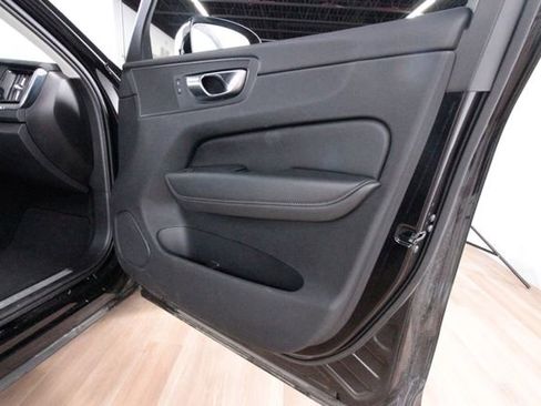 Certified 2025 Volvo XC60 B5 Plus w/ Climate Package AWD/4WD image 23