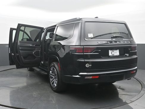 Used 2025 Jeep Wagoneer 4WD image 63