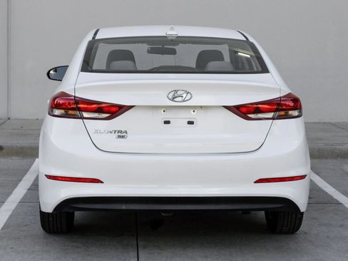 Used 2017 Hyundai Elantra SE FWD image 8