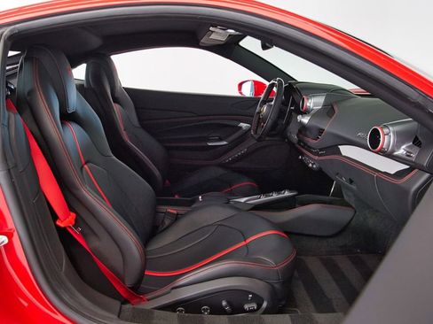 Used 2021 Ferrari F8 Tributo image 20