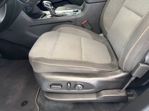 Used 2021 Chevrolet Traverse LT AWD/4WD image 16