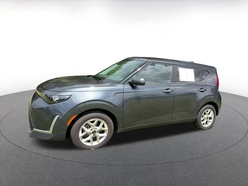 Used 2025 Kia Soul LX w/ LX Technology Package FWD image 6