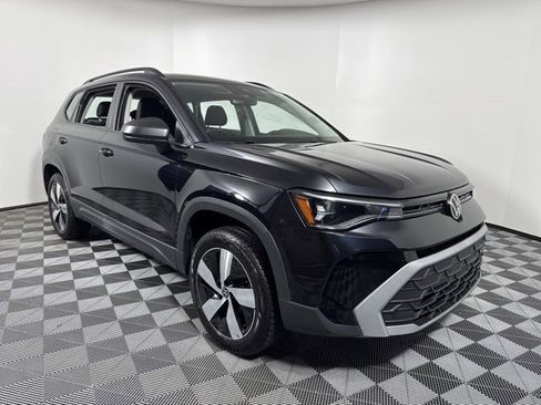 Used 2025 Volkswagen Taos S image 8