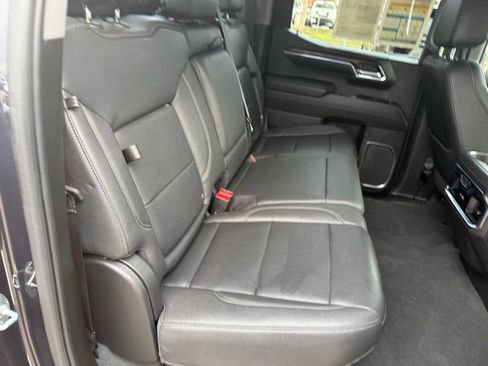 Used 2023 GMC Sierra 1500 SLT image 36