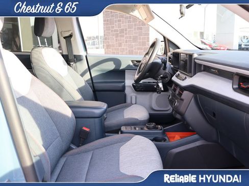 Used 2023 Ford Maverick XLT FWD image 9