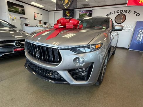 Used 2022 Maserati Levante Modena AWD/4WD image 8