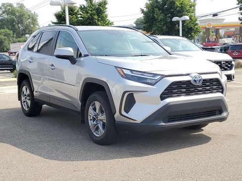 Used 2024 Toyota RAV4 XLE w/ Convenience Package AWD/4WD image 4