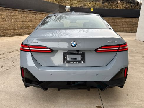 New 2026 BMW 530i xDrive w/ M Sport Package image 4
