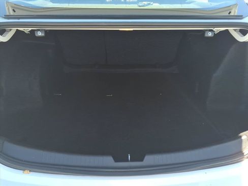 Used 2017 Chevrolet Malibu LT FWD image 24