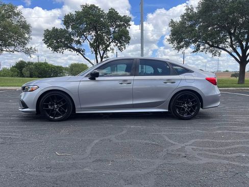 Used 2022 Honda Civic Sport image 3