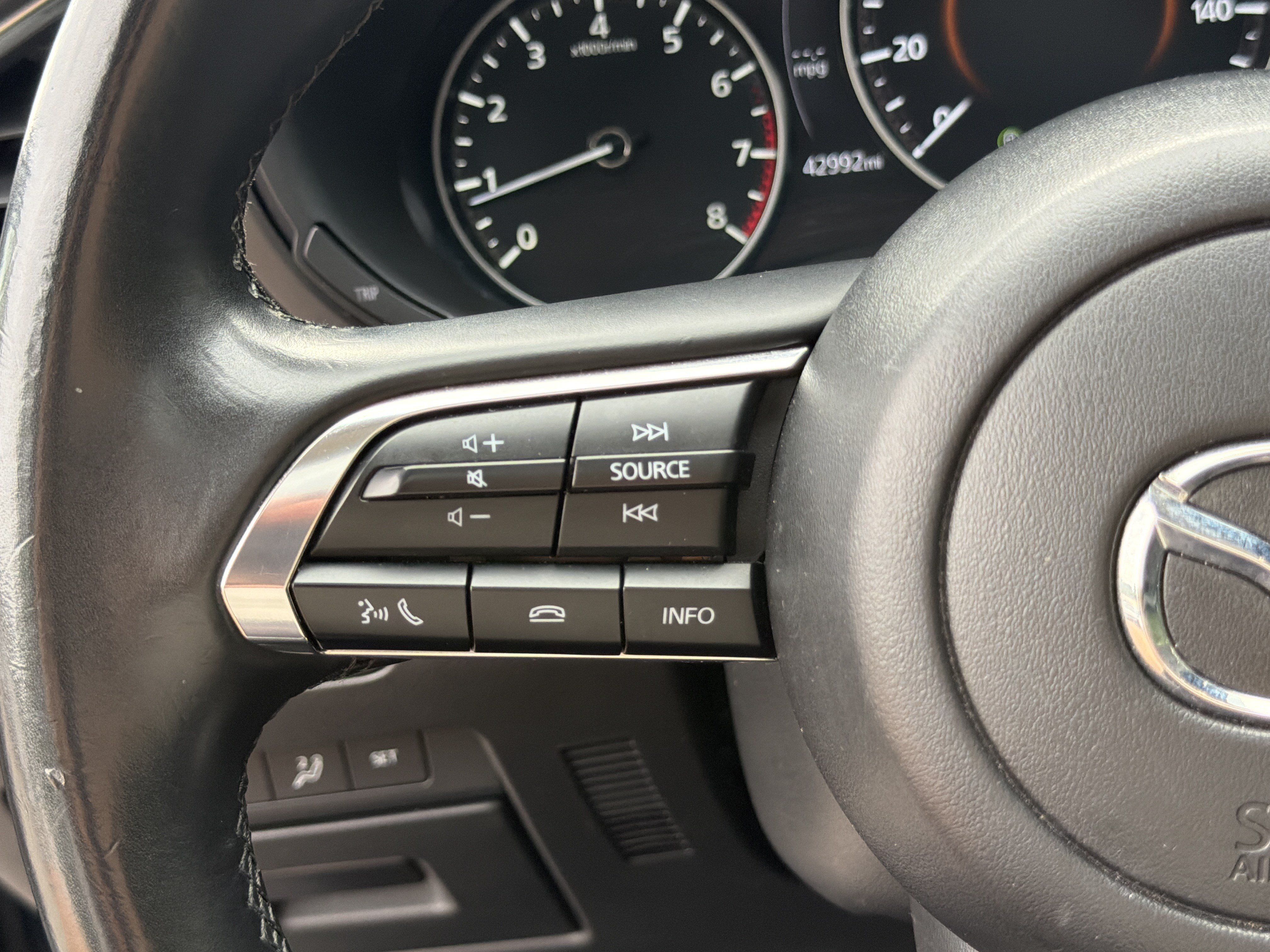 Used 2025 MAZDA MAZDA3 s FWD image 25