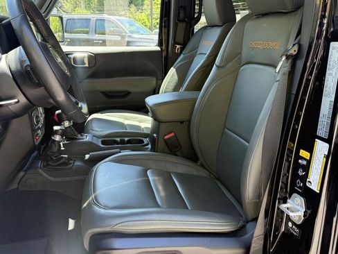 Used 2024 Jeep Gladiator Mojave w/ Safety Group AWD/4WD image 10