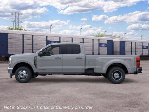 New 2026 Ford F350 4x4 Crew Cab DRW Super Duty image 3