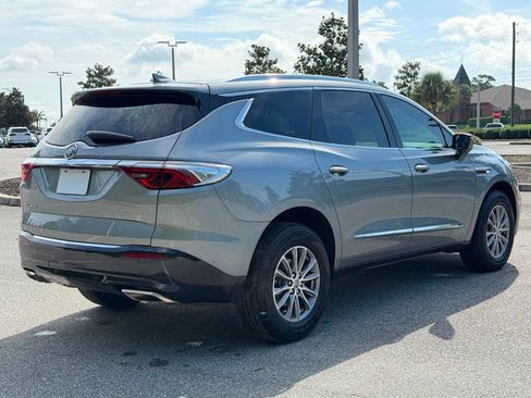 Used 2023 Buick Enclave Essence FWD image 4