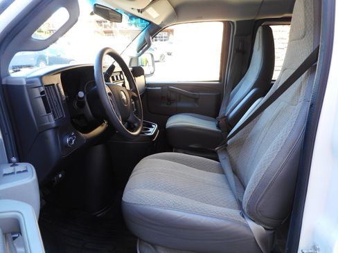Used 2017 Chevrolet Express 3500 LT w/ LT Preferred Equipment Group RWD image 13