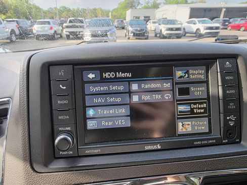 Used 2015 Chrysler Town & Country Limited Platinum image 18