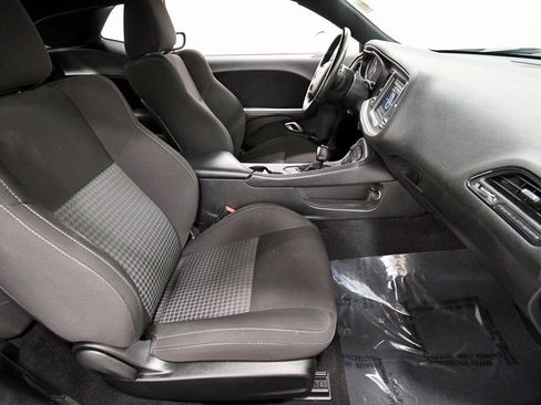 Used 2022 Dodge Challenger GT image 15