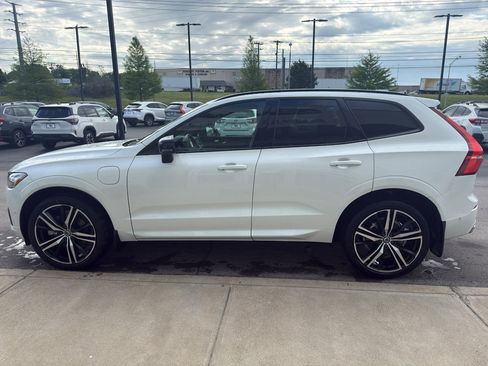 Used 2021 Volvo XC60 T8 R-Design w/ Advanced Package AWD/4WD image 6