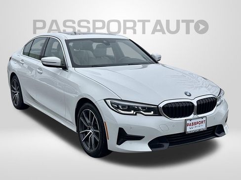 Used 2022 BMW 330i xDrive Sedan w/ Premium Package image 6