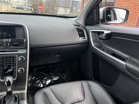 Used 2016 Volvo XC60 T5 Premier image 25