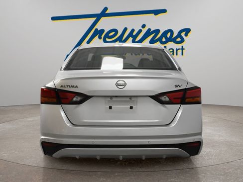 Used 2024 Nissan Altima 2.5 SV FWD image 10