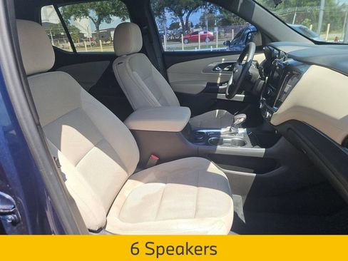 Used 2022 Chevrolet Traverse LS FWD image 11