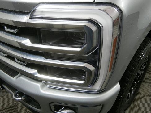 Used 2024 Ford F350 Platinum w/ FX4 Off-Road Package AWD/4WD image 11
