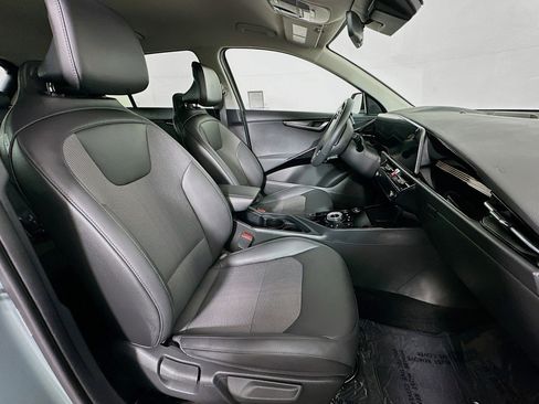Used 2023 Kia Niro EX FWD image 8