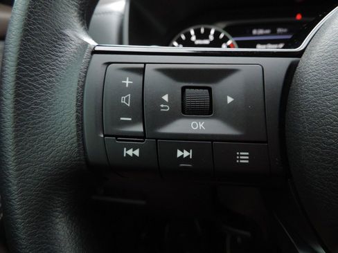 Used 2023 Nissan Rogue SV FWD image 26