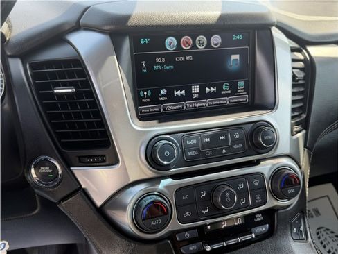 Used 2018 Chevrolet Suburban LT w/ Luxury Package RWD image 41