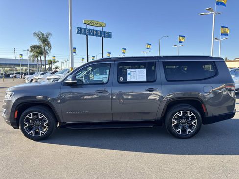 Used 2023 Jeep Wagoneer L Series III w/ Preferred Equipment Group image 8