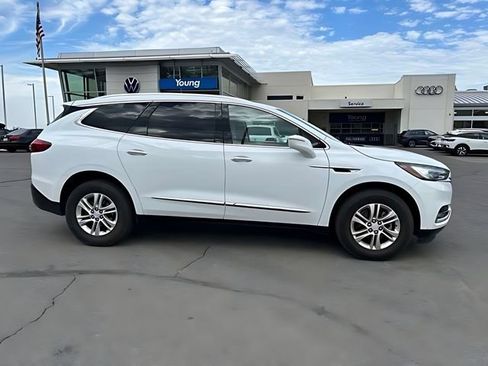 Used 2019 Buick Enclave Essence FWD image 2