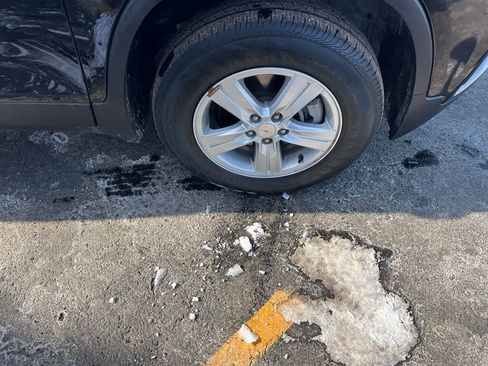 Used 2022 Chevrolet Trax LT w/ LT Convenience Package image 30