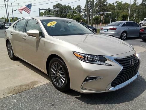 Used 2018 Lexus ES 350 w/ Premier Package image 5