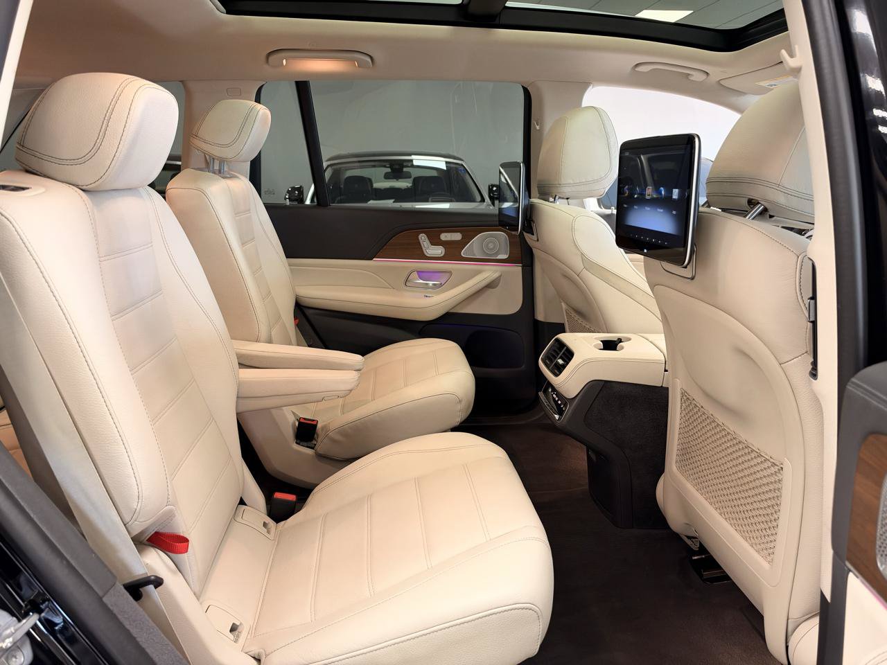 Used 2020 Mercedes-Benz GLS 450 4MATIC image 26