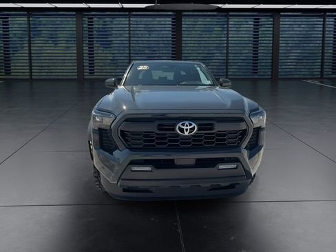 Used 2025 Toyota Tacoma TRD Off-Road AWD/4WD image 3