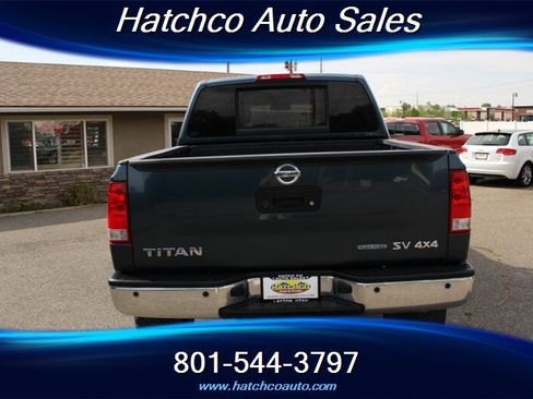 Used 2014 Nissan Titan SV w/ SV Value Truck Package AWD/4WD image 4
