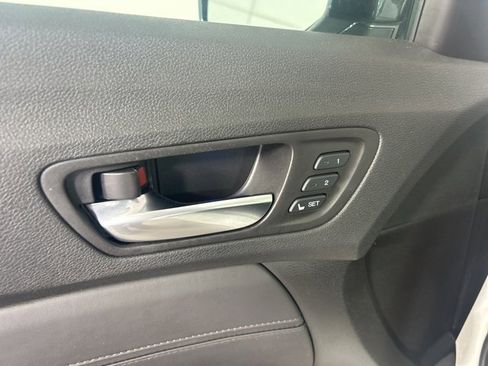 Used 2017 Acura TLX image 21