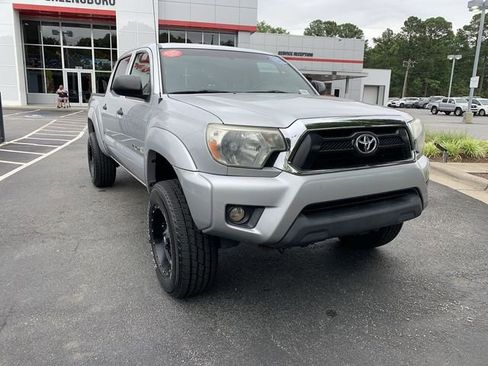 Used 2013 Toyota Tacoma PreRunner w/ SR5 Pkg RWD image 2