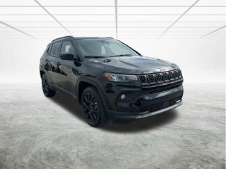 New 2025 Jeep Compass Latitude w/ Sun & Sound Group video 2